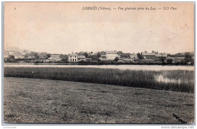 58 LORMES - vue generale prise du lac