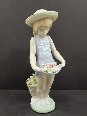 Lladro #1284 "My Flowers" ~ 9" Porcelain Figurine Daisa Made In Spain Nice!