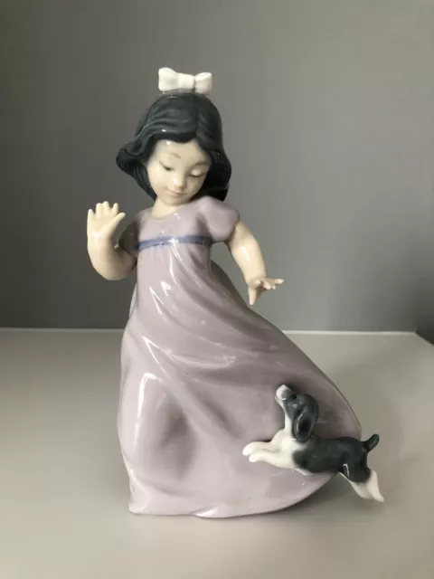 Nao Lladro figurine Daisa Girl with Puppy Dog 1987 Handmade in Spain