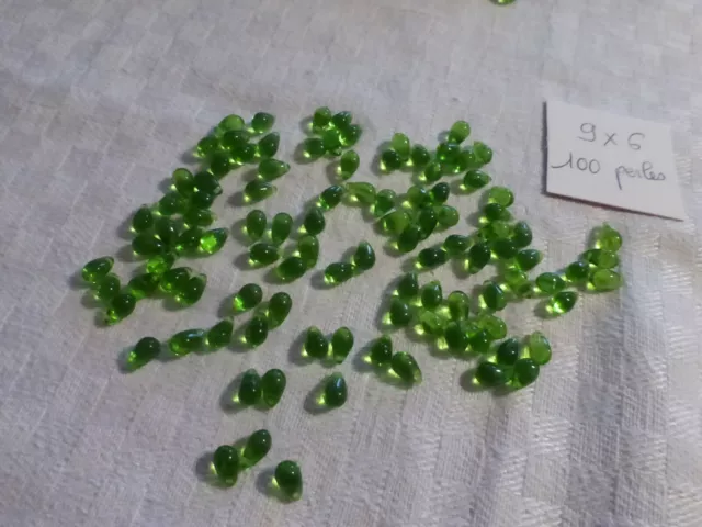 lot de 100 perles forme  LARME  GOUTTE VERRE DE BOHÈME vert verte