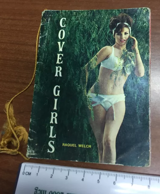 1967 “Cover Girl" Calendarietto Attrici in costume: Raquel Welch Jocelyn Lane