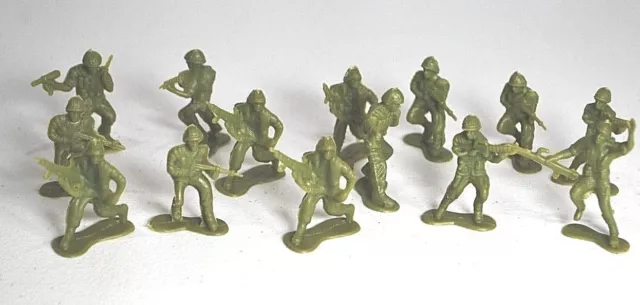 Vietnam War Army Men Soldier Action Figures 2" Green Plastic Lot of 14