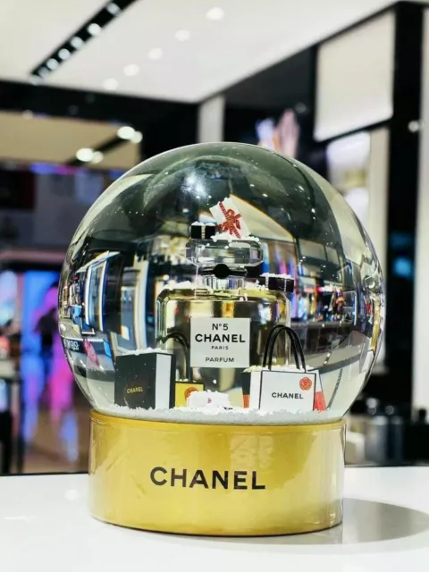 Chanel Snow Globe edition 2021 – Villa Maison