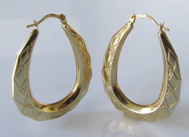 9ct Gold Earrings - 9ct Gold Oval Hollow Horse Shoe Hooped Patterned Earrings