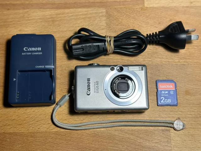 Canon IXUS 60 Y2K 6MP CCD Compact Digital Camera 3x Optical Zoom Tested Working