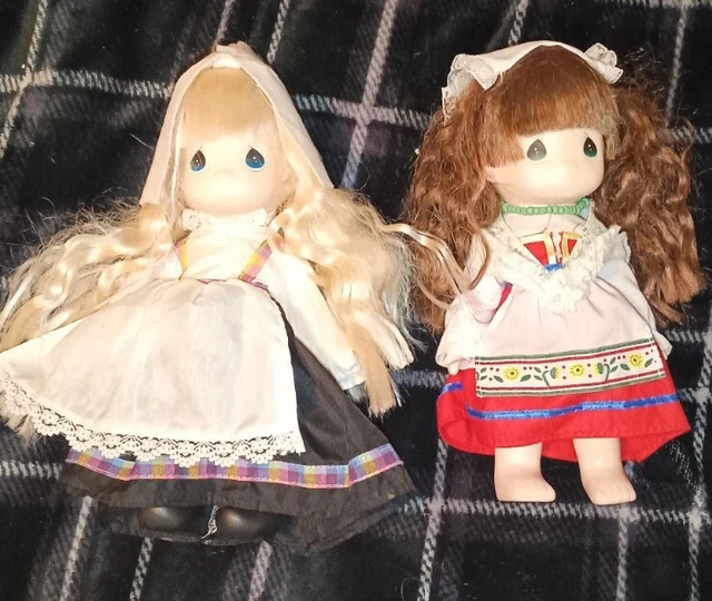 Lot Of 2 Precious Moments Children of the World Angelina Italy, Kari Holland