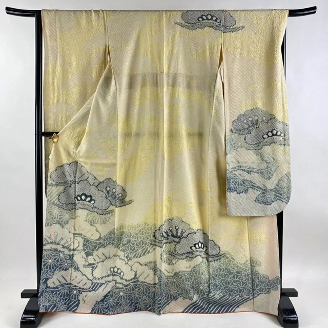 Japanese Kimono Furisode Pure Silk Pine Tree Chrysanthemum Gradation Pale Yellow