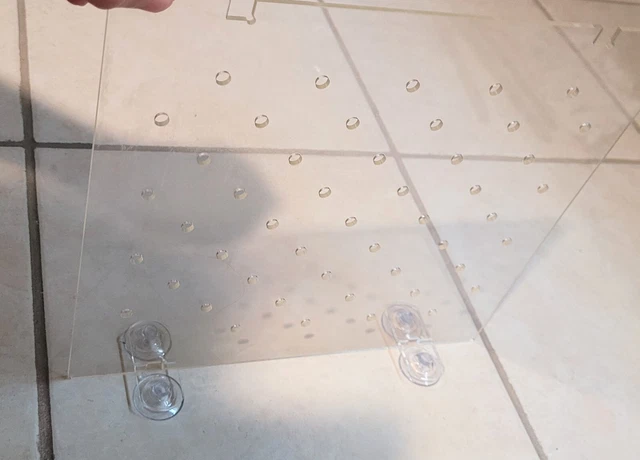 Clear Acrylic Aquarium Divider for 10 gallon tank with suction cups (11x10) 3