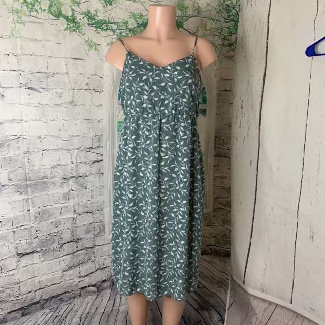 Forever 21 Women's Dress Size Medium Green Floral Chiffon Open Back And Stretchy