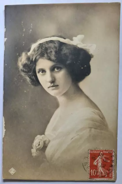 CPA ancienne 1910 -  portrait de jeune femme