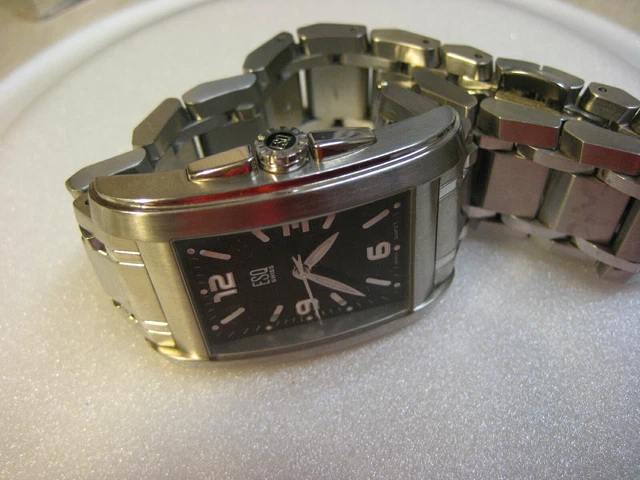 Esq swiss quartz clearance movement