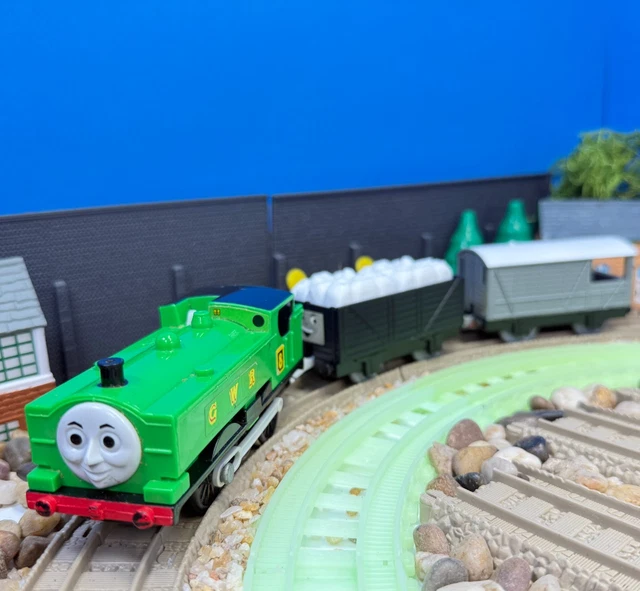 THOMAS & FRIENDS Trackmaster DUCK Train Engine Motorized +Toad Brake ...