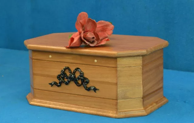 Bara funeraria per cane gatto in legno massello artigianale