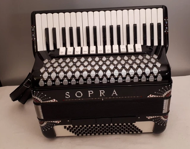 SOPRANI ACCORDION 96/4 choir 3 TREMOLOS 1A CONDITION!   UNIQUE!