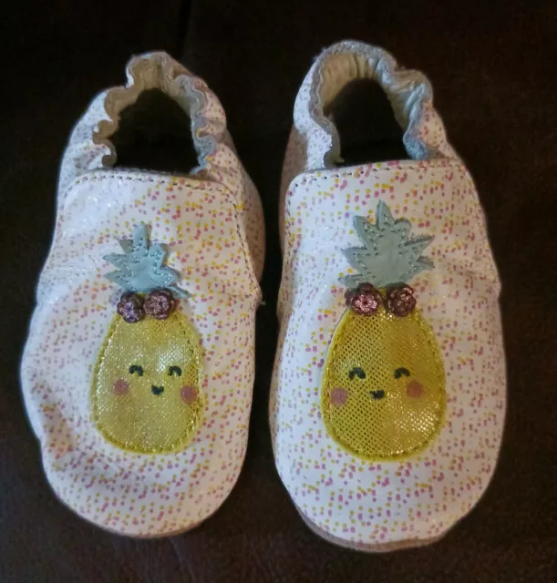 Robeez Baby Girl Size 0-6 Months Pineapple Soft Sole Shoes