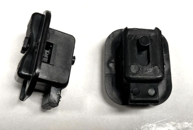Land Rover Series 3 Window Catch Lock Set (2 Pieces) – 1972-1984 – Front Left & Right – 347322