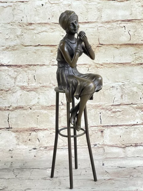 Main Fabriqué Jeune Fille Assis Un Chaise Bronze Sculpture Par Chiparus Figurine