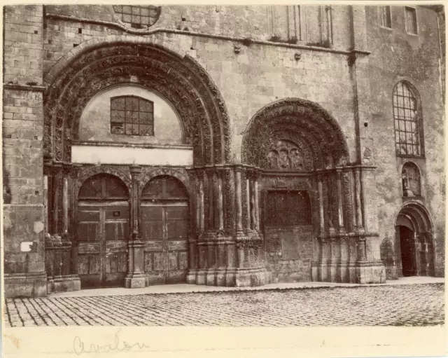 France, Avallon (Yonne), Portails de l&#039;Eglise Saint Lazaire  Vintage albume