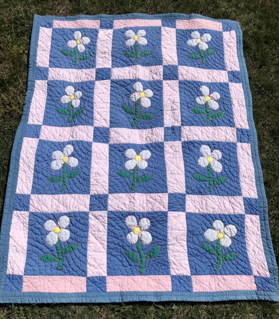 EUC Vintage Handstitched Cotton Applique Flowers Quilt 58x74