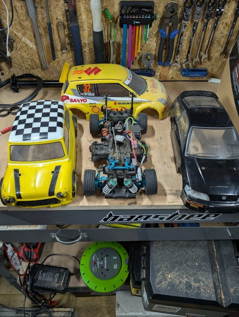 Tamiya M TAMIYA M05 WITH Short Wheelbase Bodies And 1 Medium Wheelbase Body £47. ...