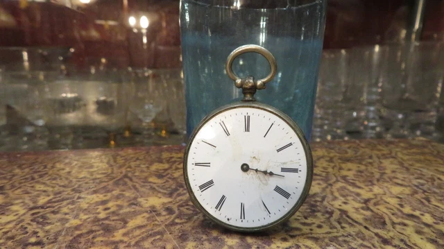 Montre à Gousset Ancienne En Argent Massif - Ne Fonctionne Pas, Pour Pièces Ou Décoration - Avant 1920