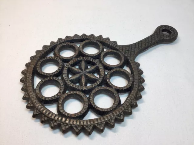 Griswold Style HEX STYLE CAST IRON TRIVET Star Rings Sawtooth Edges 9.25" Repro
