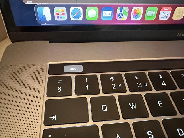 Apple MacBook Pro Retina 2019 15.4” 256GB SSD 16GB RAM 2.6GHz i7 RADEON PRO 555X