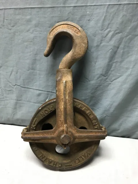 1 Antique Cast Iron Steel Yale & Towne 1 Ton Pulley Chain Block VTG Old 2122-23B