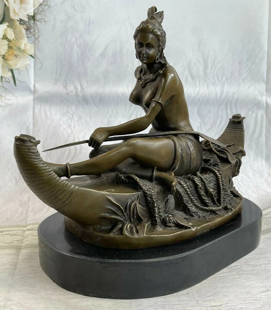 Canoa Nativi Americani Opera D'Arte Bambina Indiano Bronzo Nude Statua Figura