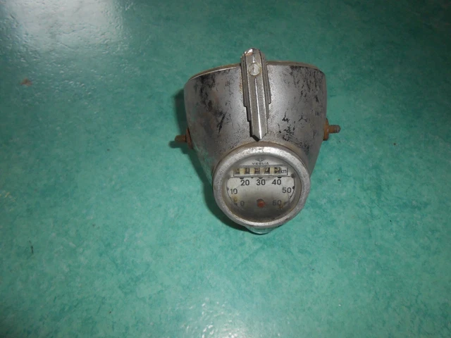 ANCIEN PHARE LUXOR mobylette velomoteur cyclomoteur EUR 100,00 ANCIEN PHARE LUXOR mobylette velomoteur cyclomoteur EUR 100,00