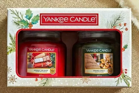 Yankee Candle:2 Medium Jar Candle Gift Set  MAGICAL CHRISTMAS MORNING