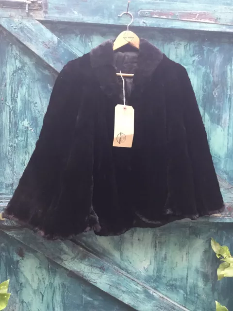 Womens Fur Cape Black Vintage Morton’s Unique Excellent Condition