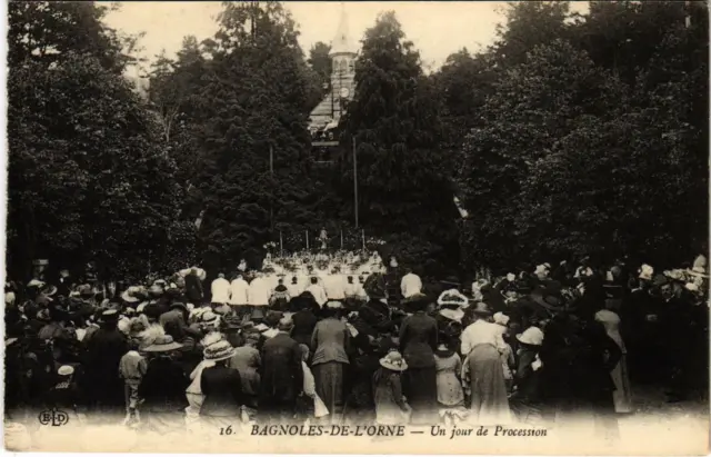 CPA Bagnoles de L'Orne - A Day of Procession (800512)