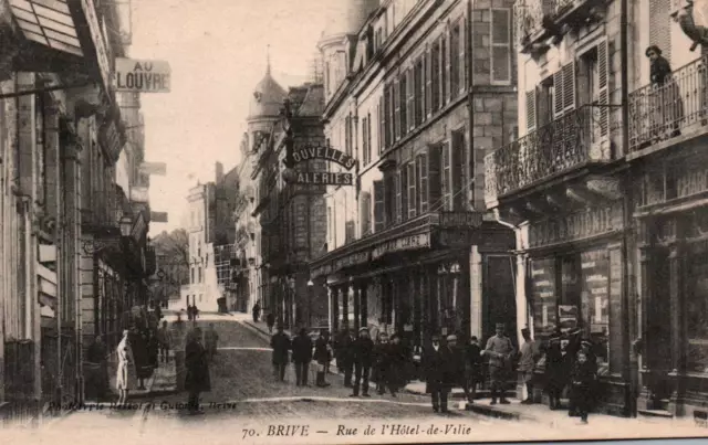 CPA 19 - BRIVE (Corrèze) - 70. Rue de l'Hôtel de Ville