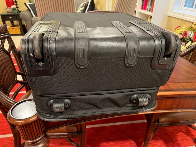 TUMI Alpha 2283D3 Upright 2-Wheeled Expandable Suitcase  Black 12x20x26" 4