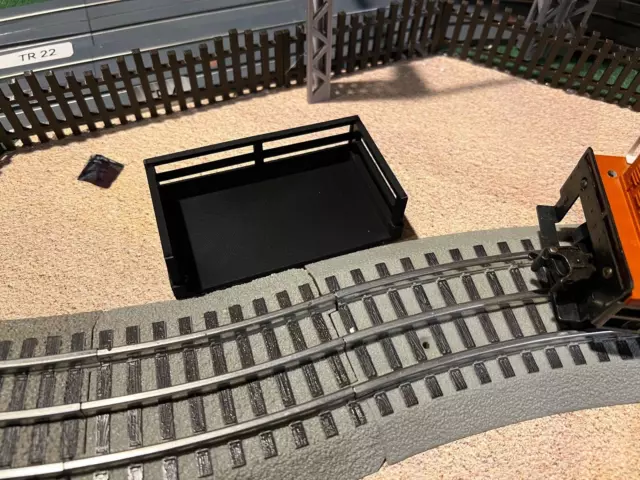 O Scale 4" Dump Bin for Unloading Freight and Cargo - Compatible with Lionel MTH