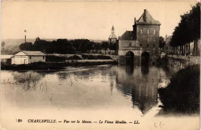 CPA CHARLEVILLE Vue sur la Meuse, Le Vieux Moulin (646522)