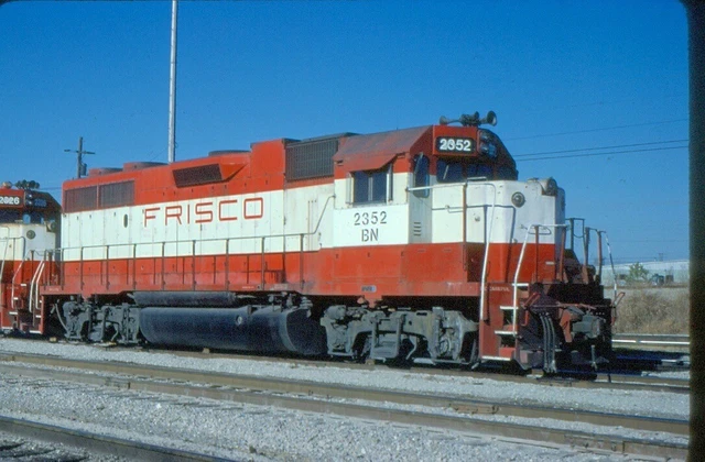 SLSF 2352 GP-38, Memphis, Tn, 03/81; Kodachrome Original
