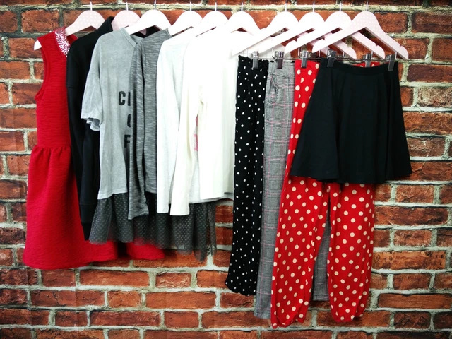 GIRLS BUNDLE AGE 8-10 H&M TU M&S etc TROUSERS SKIRT TOPS SWEATER DRESS 140CM