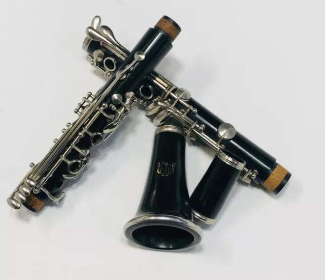 VITO Clarinet Plastic body good pads recently serviced plays well USED
