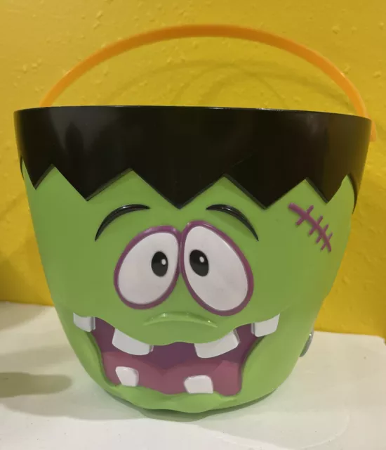 Frankenstein Green Cool Gear International 2004 Blow Mold Halloween Candy Bucket