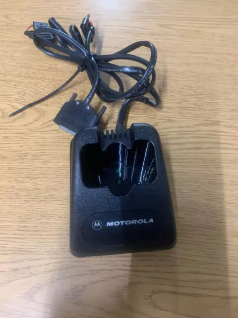 HLN9102A Motorola SP50 Programming Stand for Portable Radios with Software