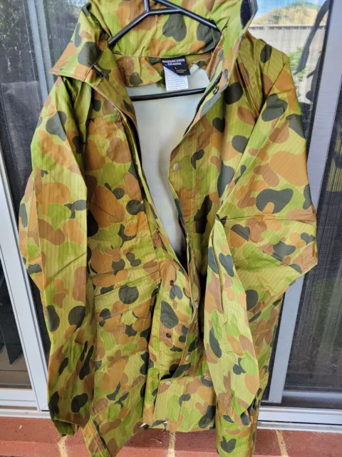 Australian Army Auscam DPCU Raincoat. (Size L) (Reflective Images)