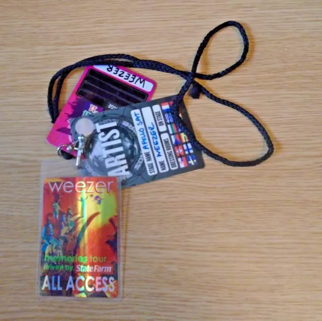 WEEZER Apollo/Oxegen '11/Memories AAA 3 x backstage passes/lanyards