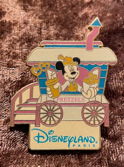 DISNEY Pins Shop Pretzels Disneyland Paris Mickey
