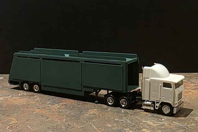 Freightliner Classic Xl Auto Carrier New Ray 1:32 Color Negro