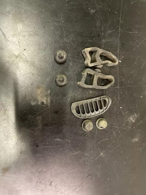 1999 Pontiac Grand Am Dash Defrost Vent + Various Other Pieces