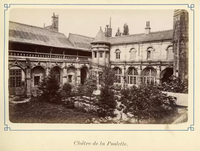 France, Tours, Cloître de la Psalette  Vintage albumen print.  Tirage albuminé