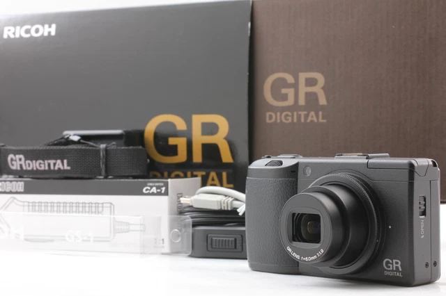 "Near MINT+++"RICOH GR Digital III Camera Black w / Battery Charger From JAPAN
