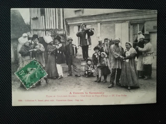 CPA Types et Costumes Anciens - Une Noce en Pays d'Auge